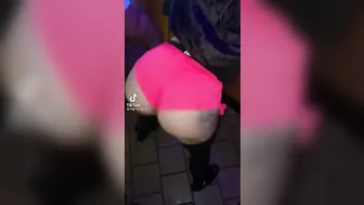 Look at the ass cheeks jiggle