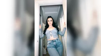 Thicc thang in some jeans #1