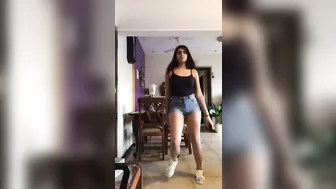 Hot indian thot! Fucking yummy legs and ass!