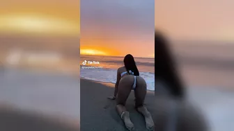 @laupalaciio777 doggy style at beach