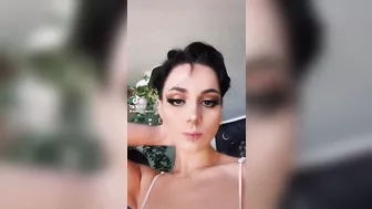 Short haired girl shaking her fat ass