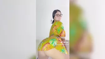 HOt babe twerkin in dress babymanuelacadavid Manuelacadavid #4