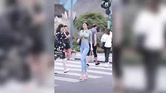 Chinese Street fashion boob jiggle #3