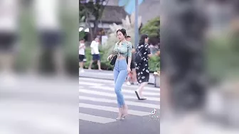 Chinese Street fashion boob jiggle #4