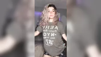 Love how she shakes her ass. ♥️♥️ #3