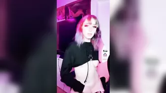 Cutelilkitten showing off