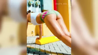 That is some real hot twerking #2