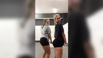 Nice booty shakes #2