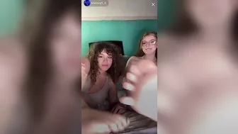 feet flash #4