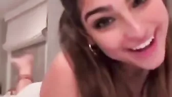 Whats her @ on tiktok? I need it #4