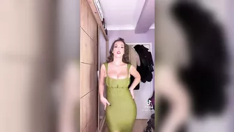 Green dress jiggle