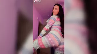 Christmas Jiggle #4