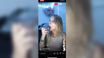 @miamoji2 on TT, IG live flash #2