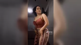 Latina looking THICC #3