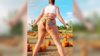 professional twerker