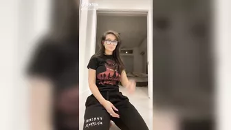 Sssniperwolf Buss It