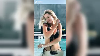 Seyx blonde in the pool #2