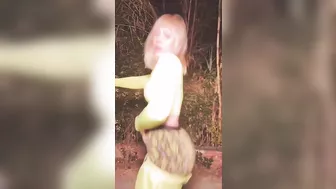 Natasha Bedingfield doing this dance got her trending on twitter and broke the internet #3