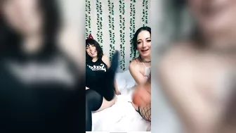 Tiktok Girls do a feet5 on live #3