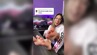 @lunaslays (Jessica) posted her new TikTok video showing off her beautiful hot sexy soles after going live yesterday!! #4