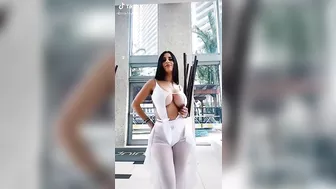 I’ve officially found the hottest girl on TikTok ♥️♥️ #2