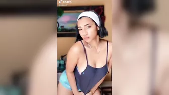 Latina twerk