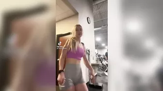 such a tight little gym bunny with one hell of an ass ❤️????