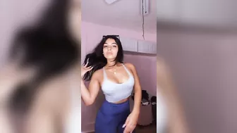 Latina hypnotizing with her booty #2