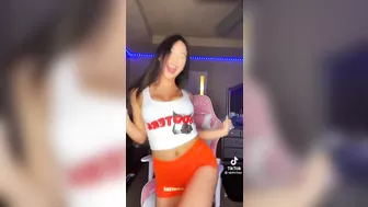 Jiggle hooters #4