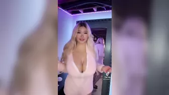 jiggly tits #4