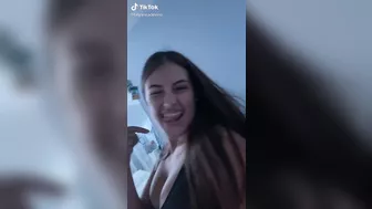 18 year old bends over and twerks insanely round ass