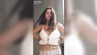 Cute Brunette with Big Boobs @evabatistaa