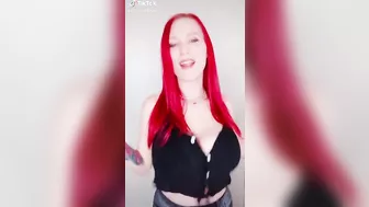 Redhead with a big bounce. #2