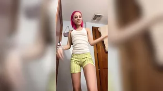 Petite LightSkin Little Booty Shaking ????