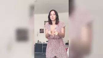 I like the dress but no clue what the song says #2