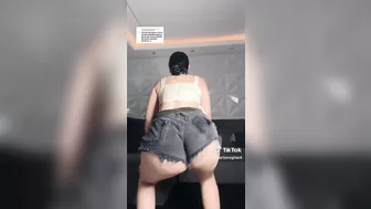 @marianvglse4 Hot big booty latina short twerking #3