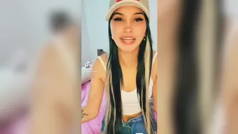 no panties oops teen in shorts pussy lips #2
