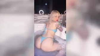 Hot bikini twerking pool @babyblondie.cr Baby Blondie ????