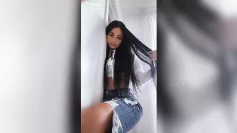 The way her ass flaps #3